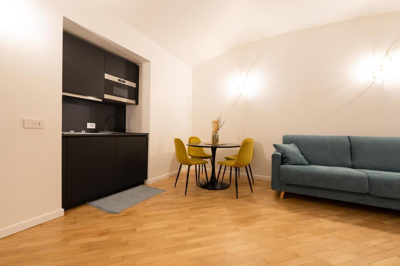 Dimora Dei Martiri Apartment Naples